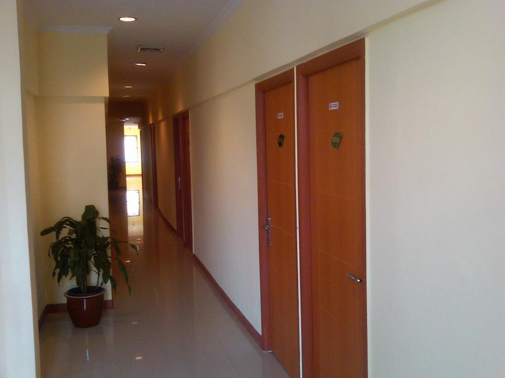 Green Leaf Inn Понтианак Екстериор снимка
