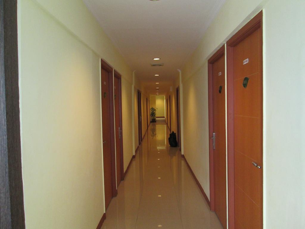 Green Leaf Inn Понтианак Екстериор снимка