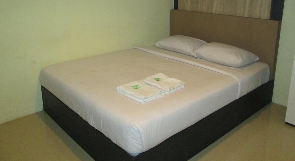 Green Leaf Inn Понтианак Екстериор снимка