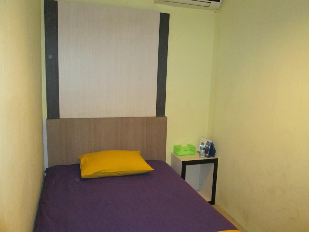 Green Leaf Inn Понтианак Стая снимка