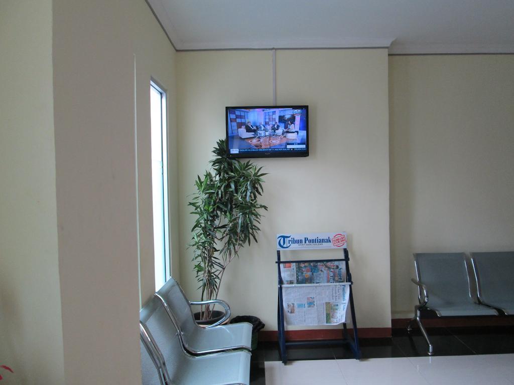 Green Leaf Inn Понтианак Екстериор снимка