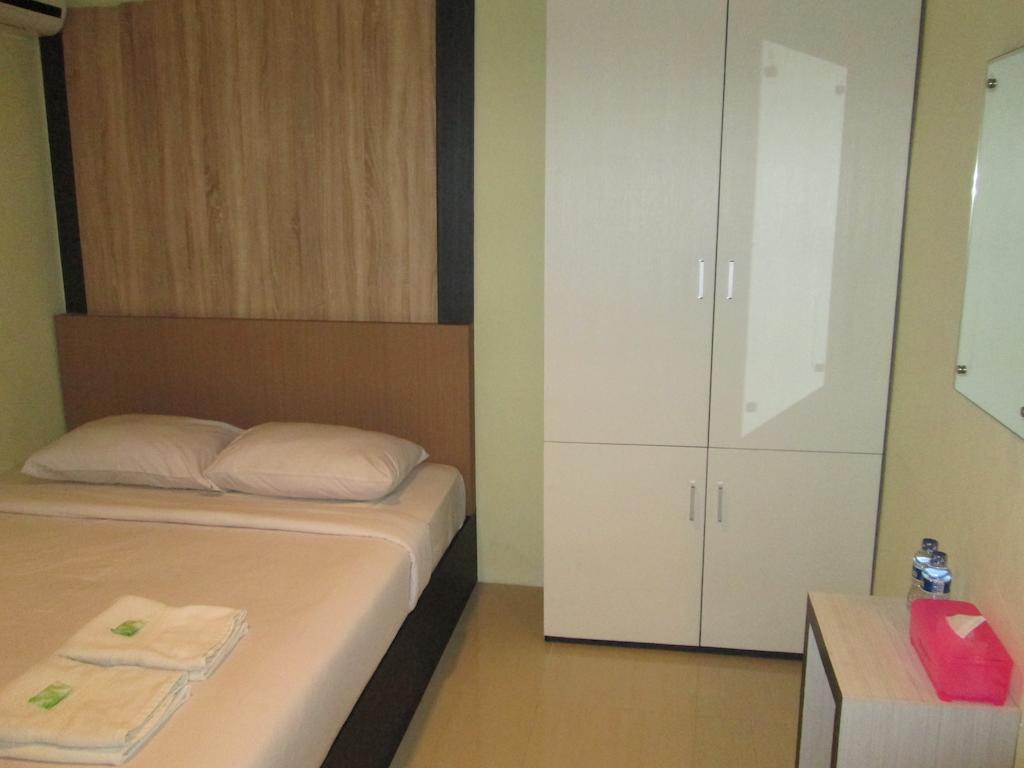 Green Leaf Inn Понтианак Стая снимка